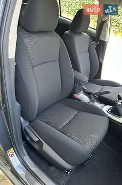 Седан Toyota Corolla 2010 в 