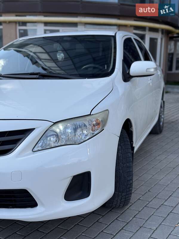 Седан Toyota Corolla 2011 в Тернополе