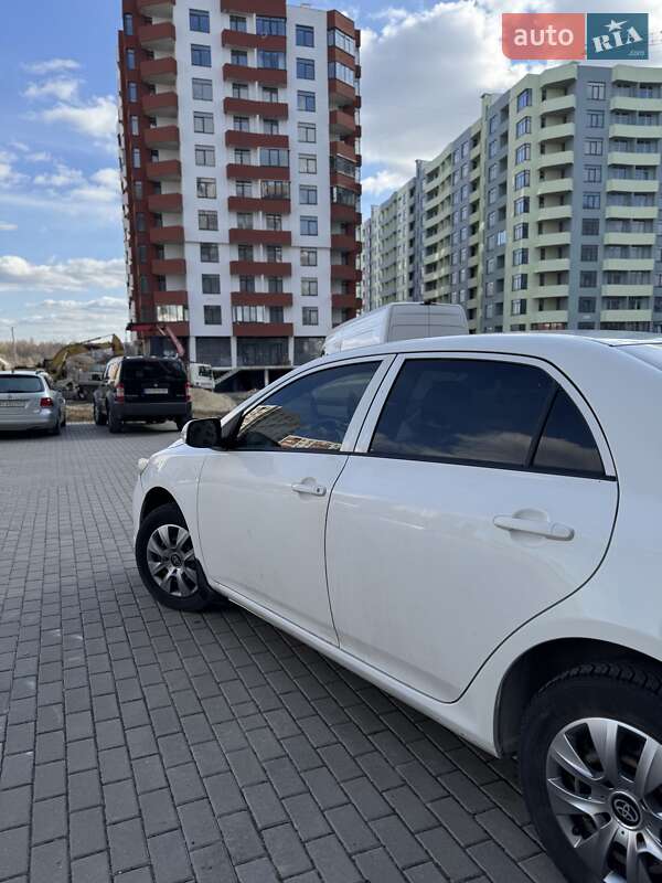 Седан Toyota Corolla 2011 в Тернополе