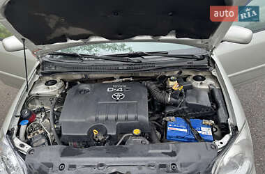 Хэтчбек Toyota Corolla 2006 в 