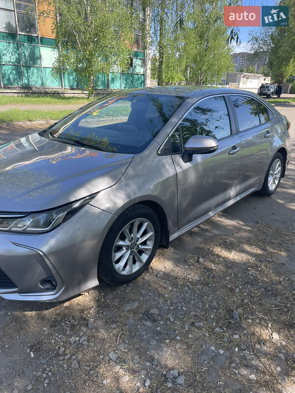 Седан Toyota Corolla 2019 в Киеве