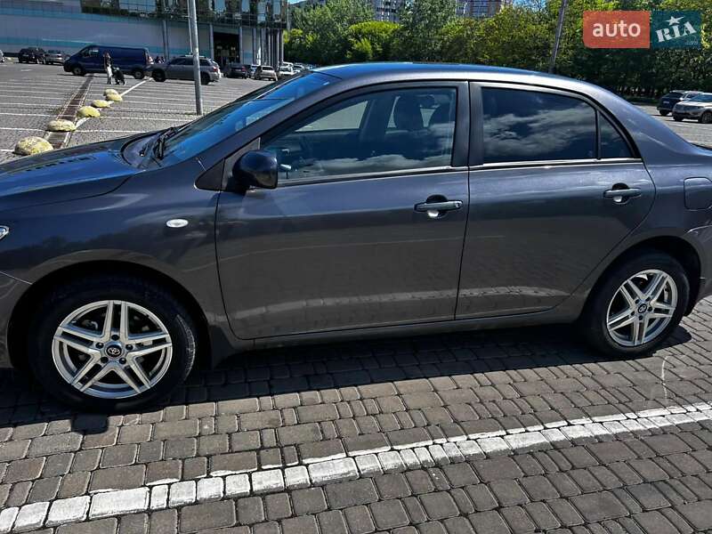Седан Toyota Corolla 2008 в Одесі