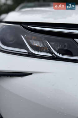 Седан Toyota Corolla 2024 в 