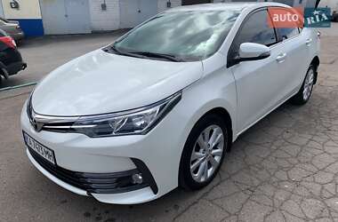 Седан Toyota Corolla 2017 в Киеве