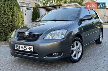 Хэтчбек Toyota Corolla 2003 в 