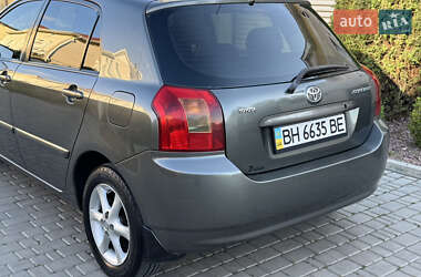 Хэтчбек Toyota Corolla 2003 в 