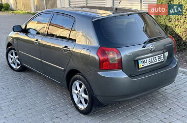 Хэтчбек Toyota Corolla 2003 в 
