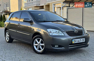 Хэтчбек Toyota Corolla 2003 в 