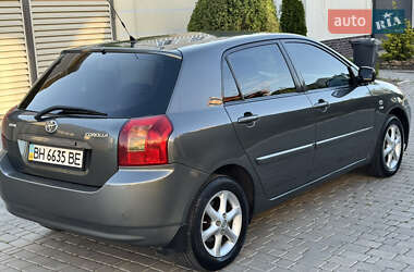 Хэтчбек Toyota Corolla 2003 в 