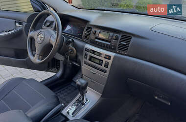 Хэтчбек Toyota Corolla 2003 в 