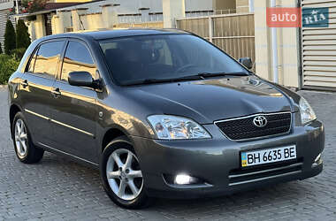 Хэтчбек Toyota Corolla 2003 в 