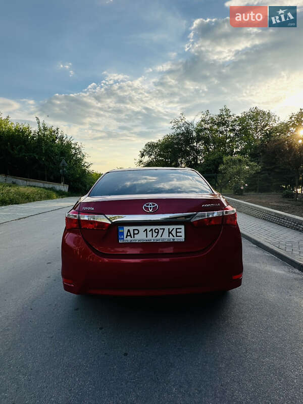 Седан Toyota Corolla 2013 в Запорожье