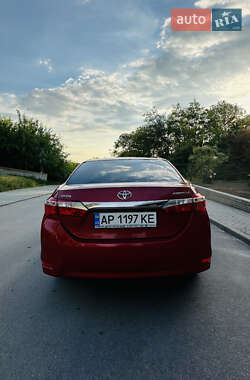 Седан Toyota Corolla 2013 в 