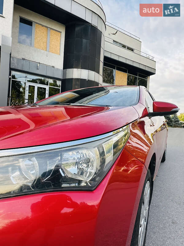 Седан Toyota Corolla 2013 в Запорожье