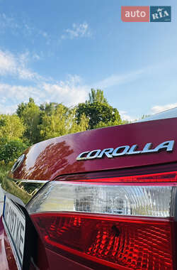 Седан Toyota Corolla 2013 в 