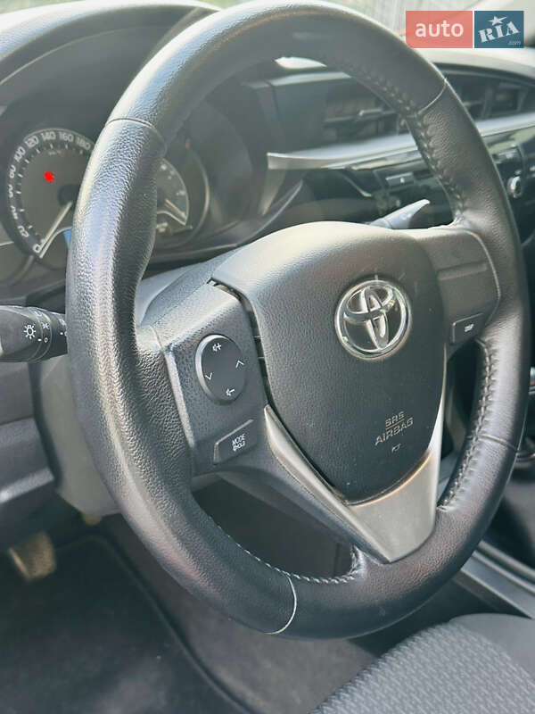 Седан Toyota Corolla 2013 в Запорожье