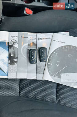 Седан Toyota Corolla 2013 в 