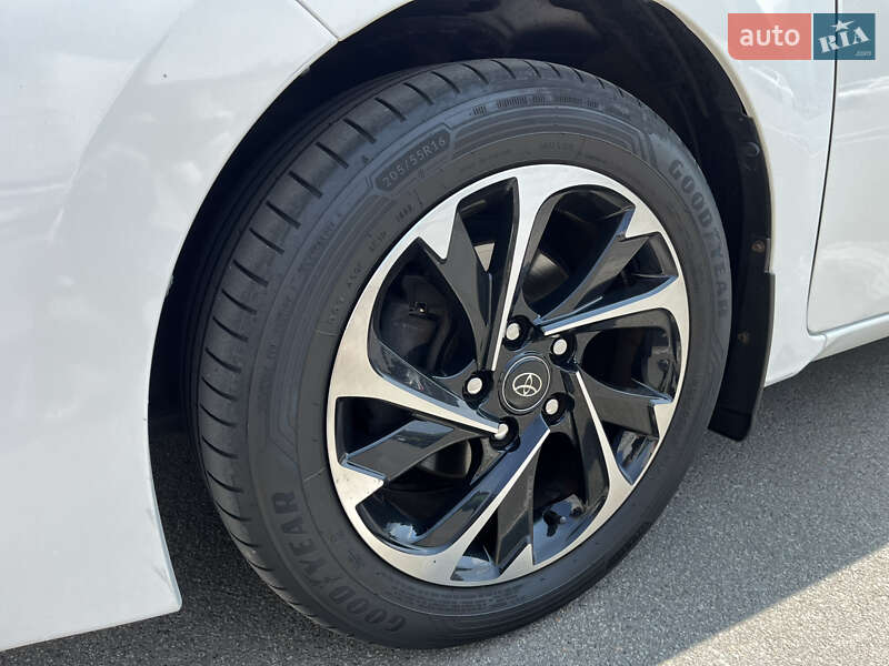 Седан Toyota Corolla 2018 в Києві