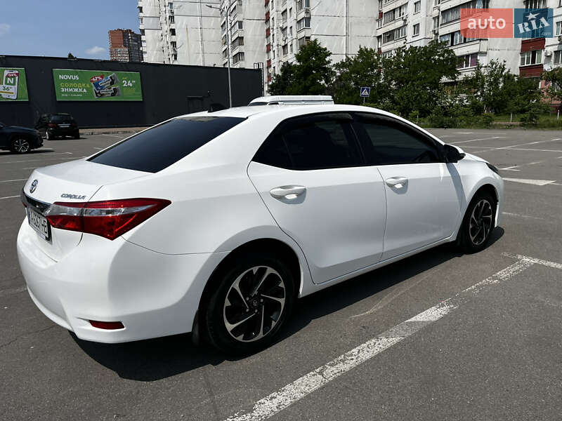 Седан Toyota Corolla 2018 в Києві