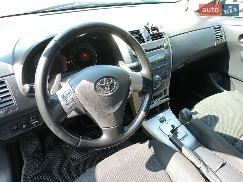 Седан Toyota Corolla 2007 в Чернигове