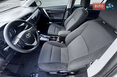 Седан Toyota Corolla 2013 в 