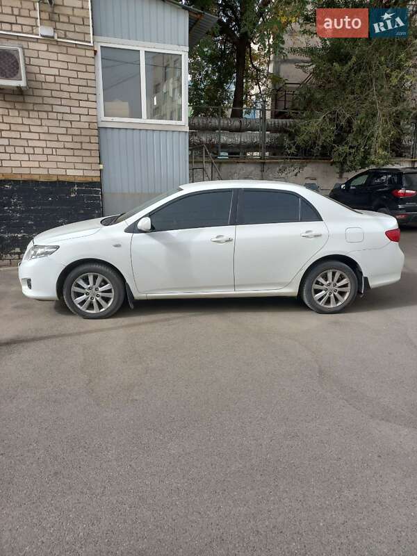 Седан Toyota Corolla 2008 в Днепре