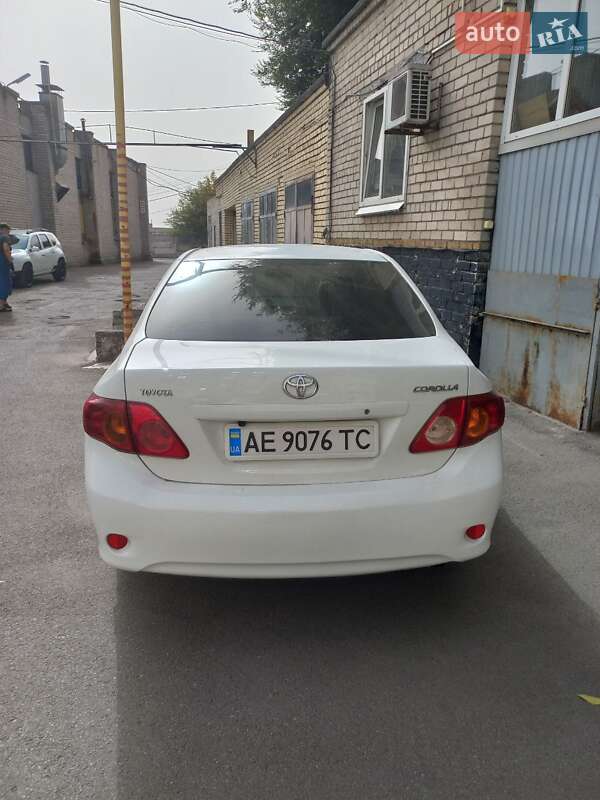 Седан Toyota Corolla 2008 в Днепре