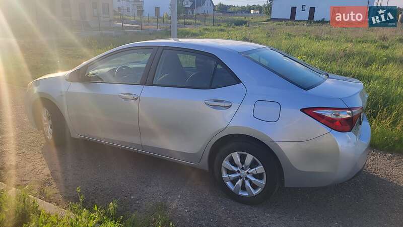 Седан Toyota Corolla 2016 в Черкасах