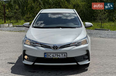 Седан Toyota Corolla 2018 в 