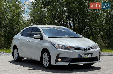 Седан Toyota Corolla 2018 в 