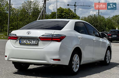 Седан Toyota Corolla 2018 в 