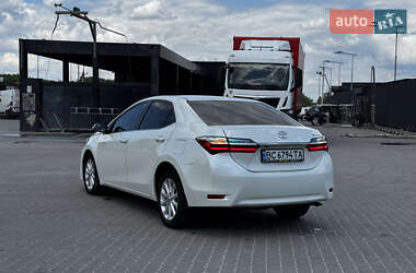 Седан Toyota Corolla 2018 в 