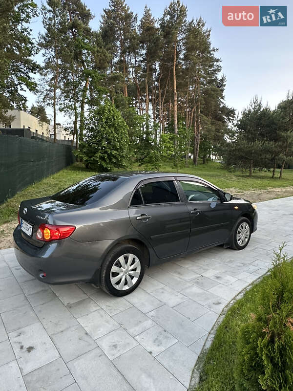 Седан Toyota Corolla 2008 в Львові