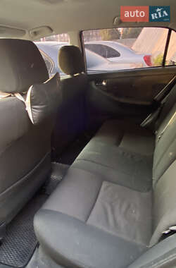 Хетчбек Toyota Corolla 2006 в 