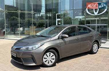Седан Toyota Corolla 2018 в Києві