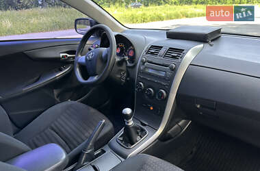 Седан Toyota Corolla 2012 в 