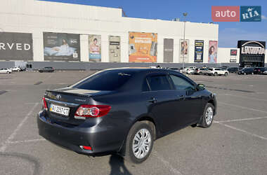 Седан Toyota Corolla 2010 в 