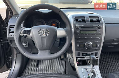 Седан Toyota Corolla 2010 в 