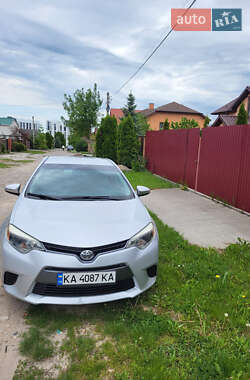 Седан Toyota Corolla 2015 в Києві