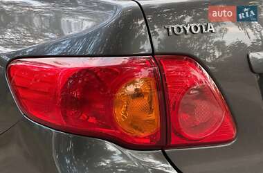 Седан Toyota Corolla 2008 в Охтирці