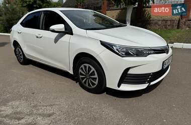 Седан Toyota Corolla 2017 в Рівному