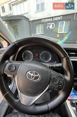 Седан Toyota Corolla 2017 в 