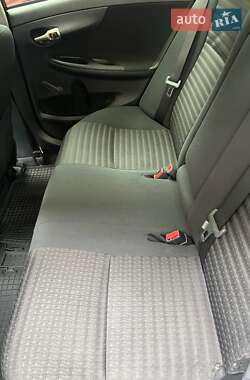 Седан Toyota Corolla 2011 в 