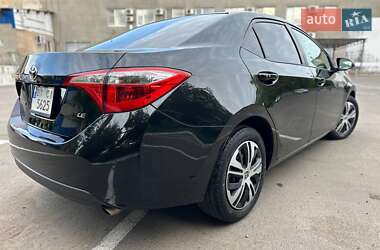 Седан Toyota Corolla 2015 в 