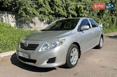 Седан Toyota Corolla 2009 в Києві