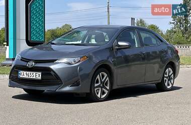 Седан Toyota Corolla 2017 в Киеве