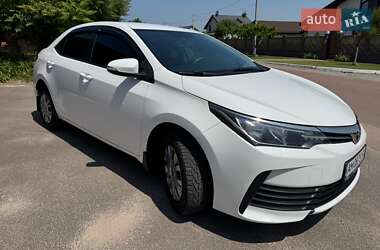 Седан Toyota Corolla 2017 в 