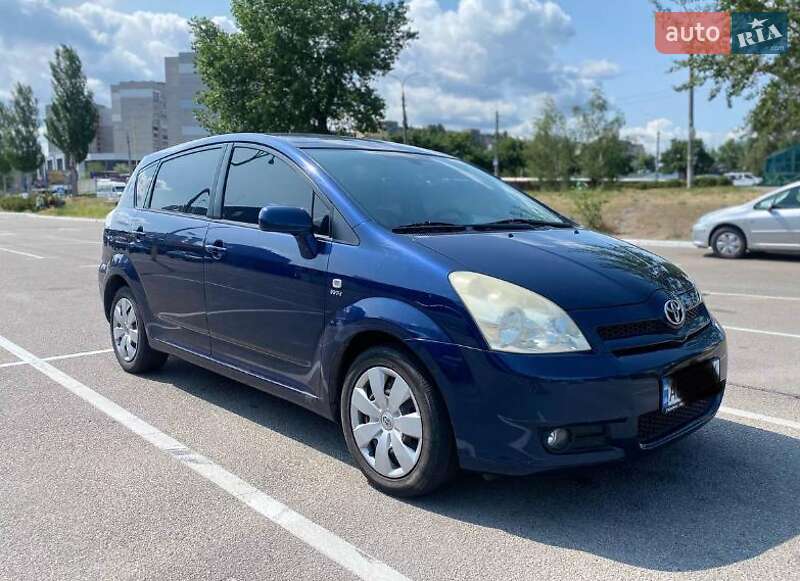 Минивэн Toyota Corolla 2004 в 