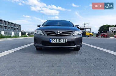 Седан Toyota Corolla 2013 в 