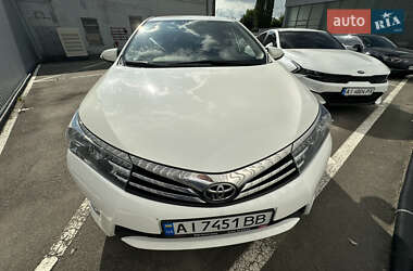 Седан Toyota Corolla 2013 в Киеве